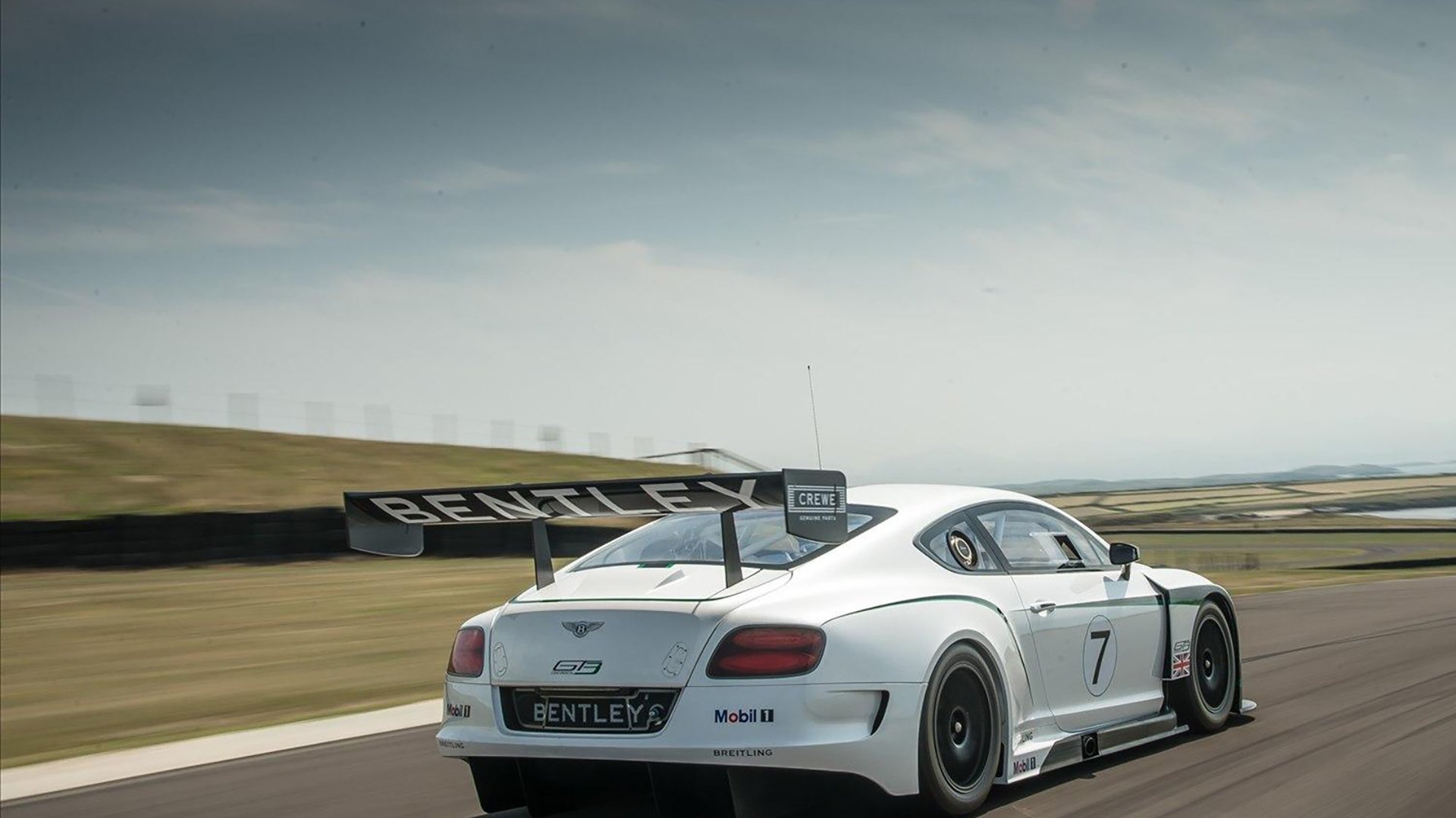 西甲决战，比分2-0，梅西关键助攻，比赛中最高射门准度达78%，西甲梅西今晚比赛