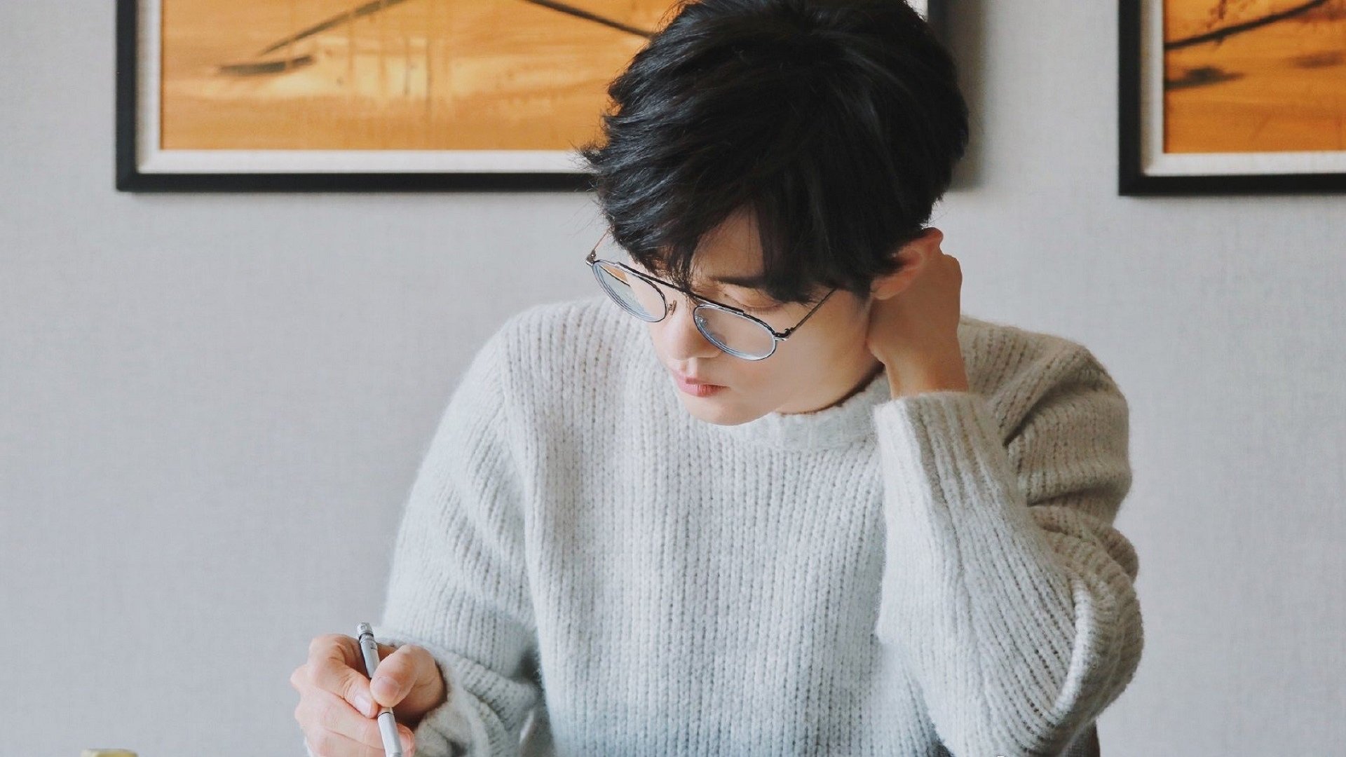 “高新体育中心:沙滩排球赛事燃起热潮,选手拼劲力”